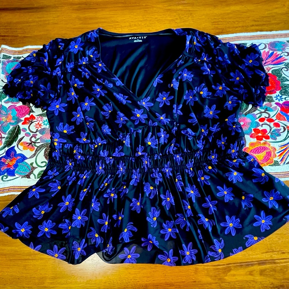 Ava & Viv dress shirt like new barely wore. Can be dressed up or dressed down.